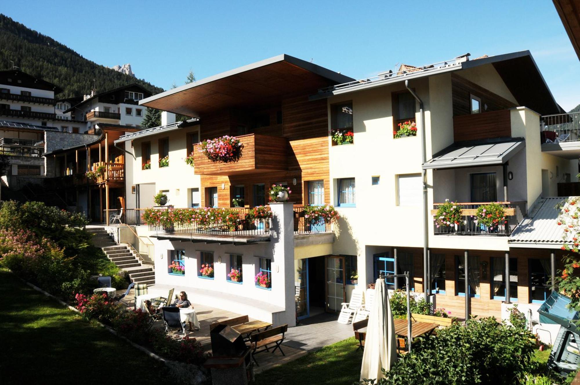 Hotel Garni Enrosadira Vigo di Fassa Zewnętrze zdjęcie