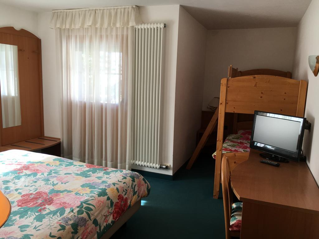 Hotel Garni Enrosadira Vigo di Fassa Zewnętrze zdjęcie