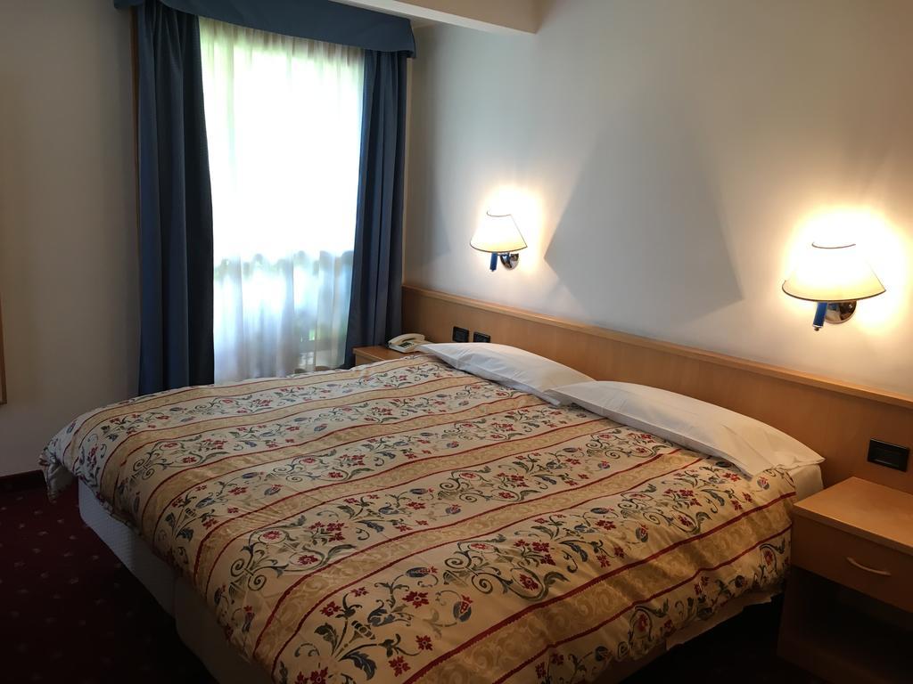 Hotel Garni Enrosadira Vigo di Fassa Zewnętrze zdjęcie